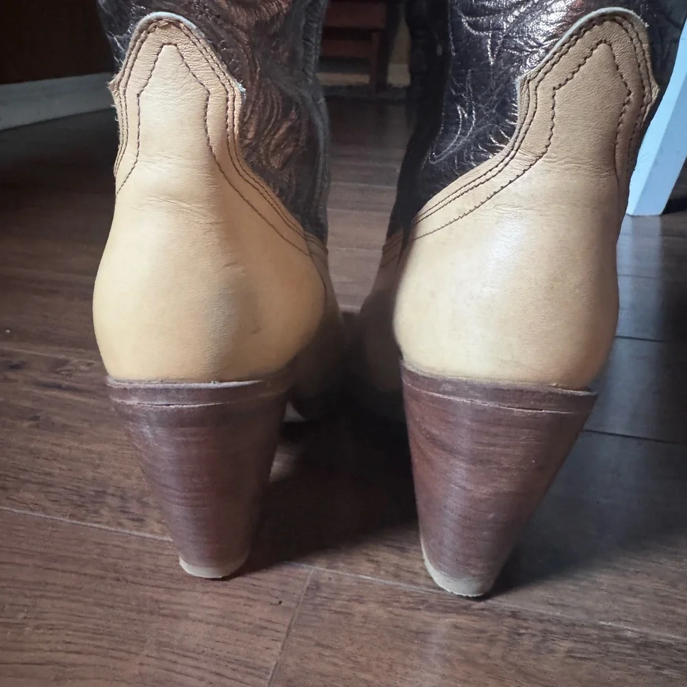 Vintage Frye Tall Western Boots Women’s 8 B Made USA Two-Tone Leather Heeled
